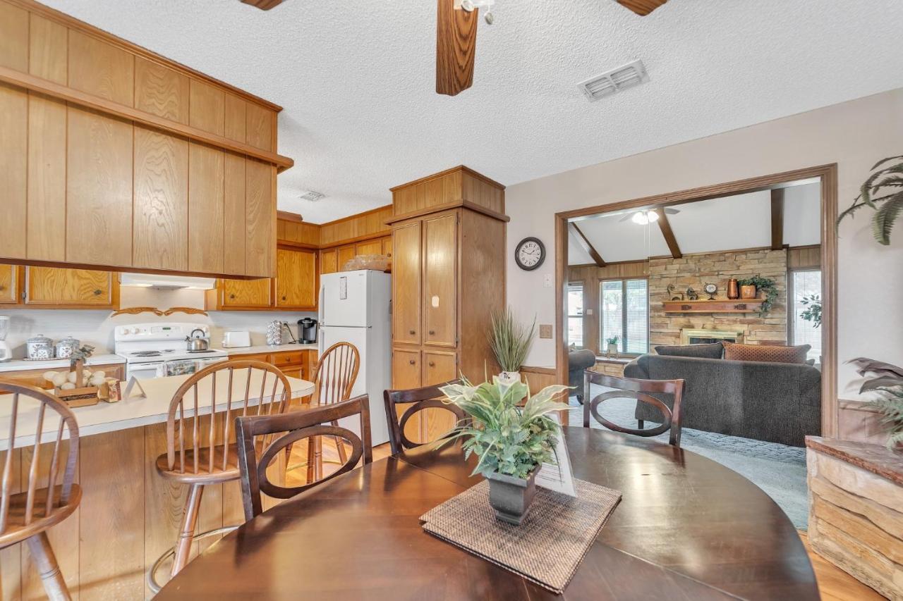 Homestead House - In Shadow Hills Golf Course Division Home 러벅 외부 사진
