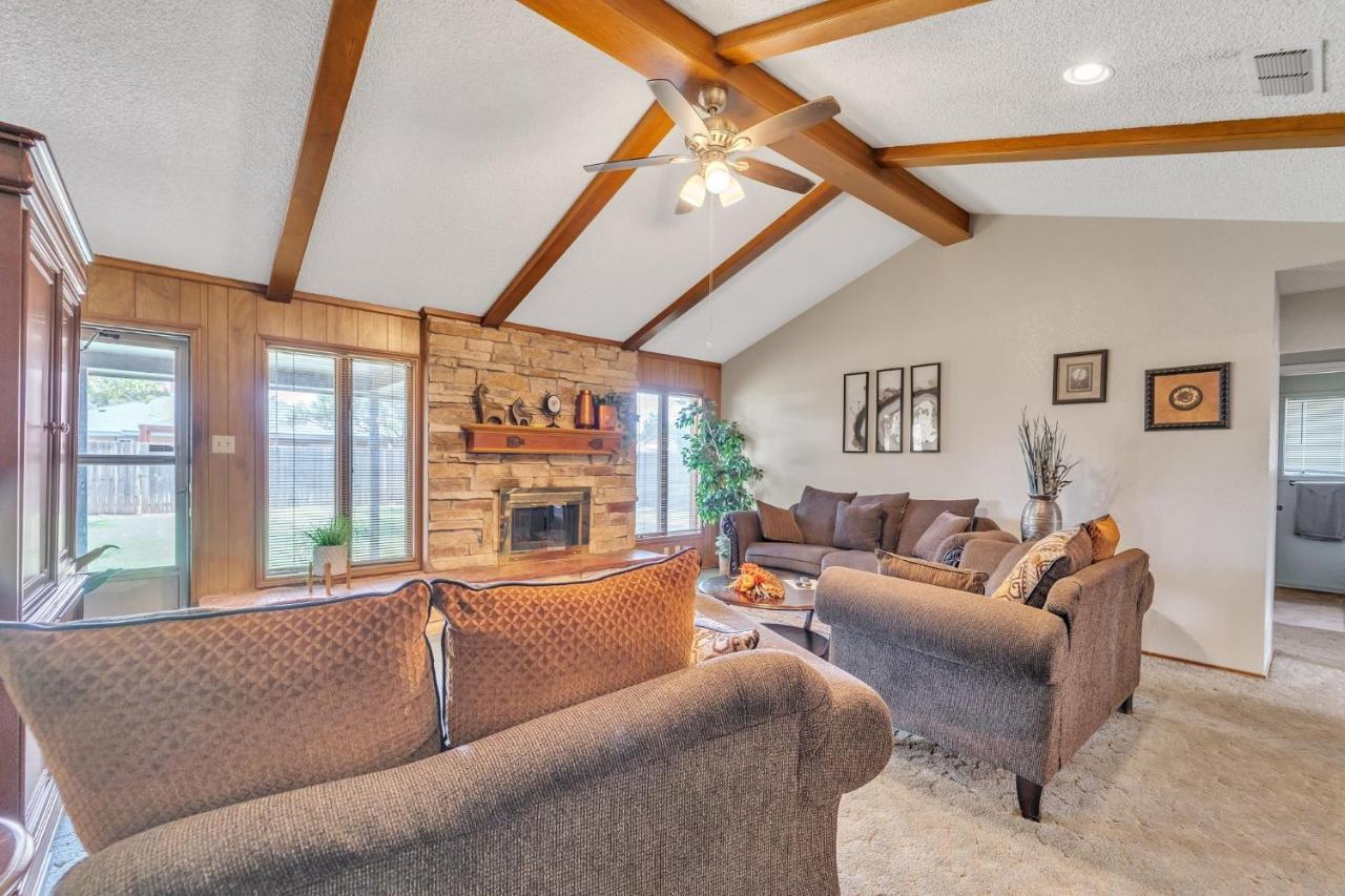 Homestead House - In Shadow Hills Golf Course Division Home 러벅 외부 사진