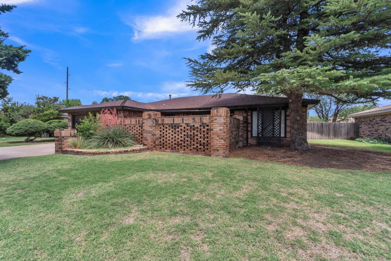 Homestead House - In Shadow Hills Golf Course Division Home 러벅 외부 사진