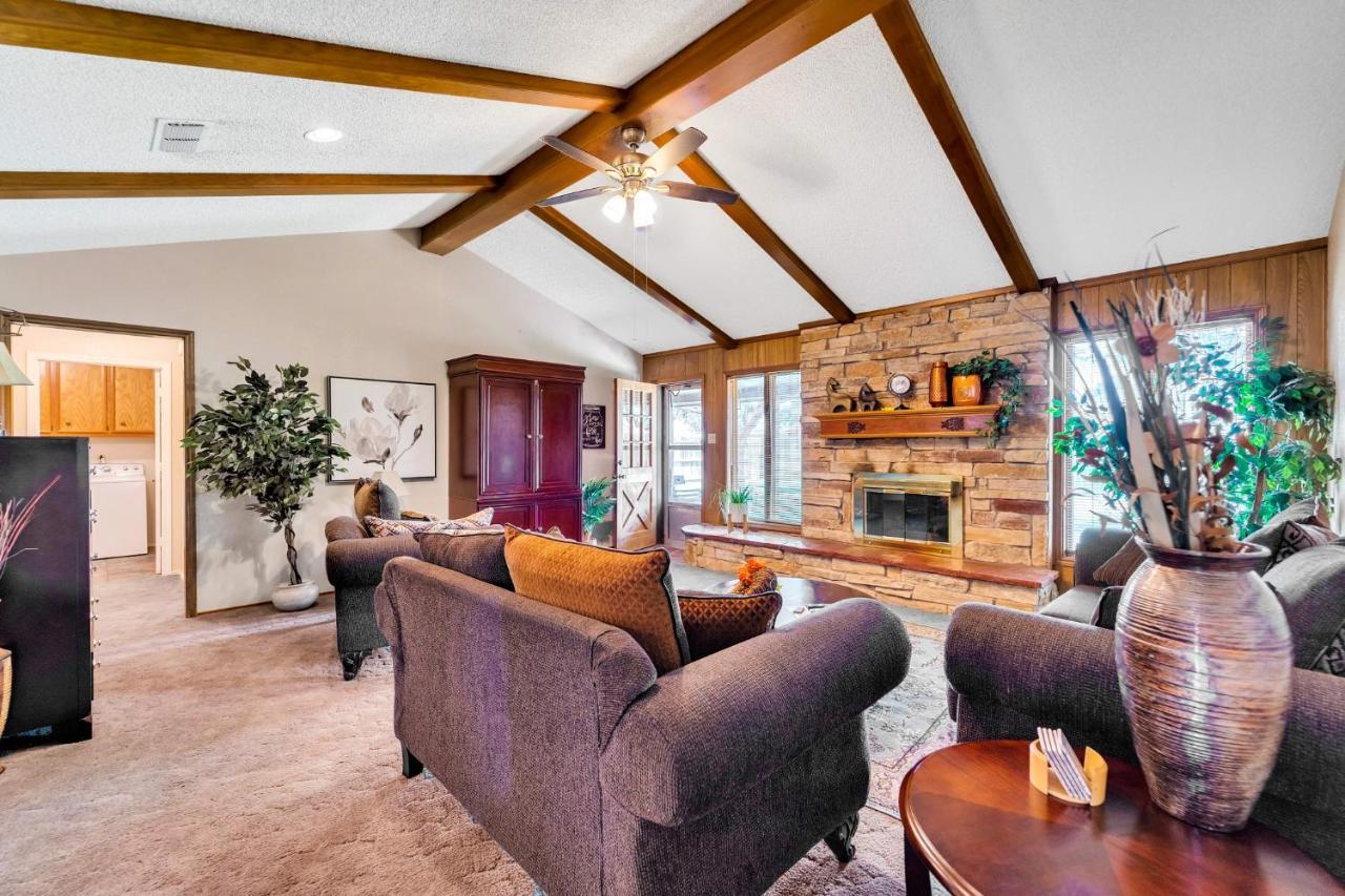 Homestead House - In Shadow Hills Golf Course Division Home 러벅 외부 사진